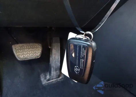 2022 Toyota Highlander Xle z USA, uszkodzony, nr VIN 5TDGZRBH5NS239737